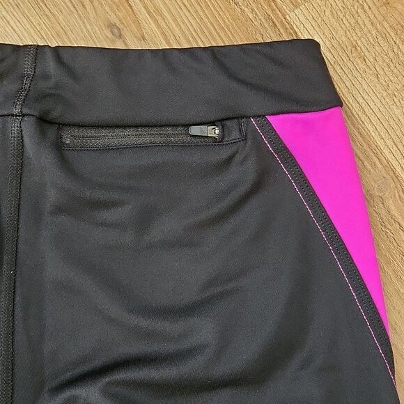 ☔️💜Adidas Black & Fuchsia Cropped Athletic Pants Medium - Picture 8 of 13